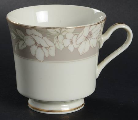 Gray Finesse Footed Cup