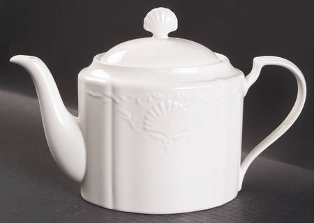 Hampton Bays Teapot & Lid
