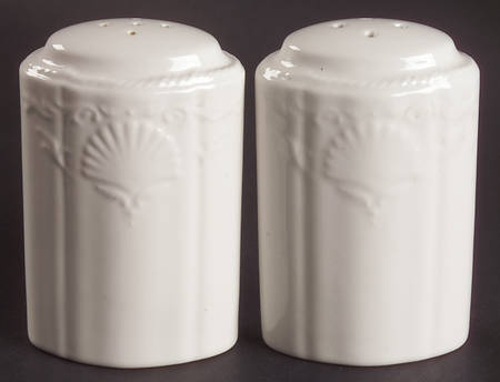 Hampton Bays Salt & Pepper Set