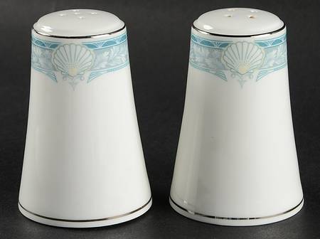 Harbour Crest Salt & Pepper Set