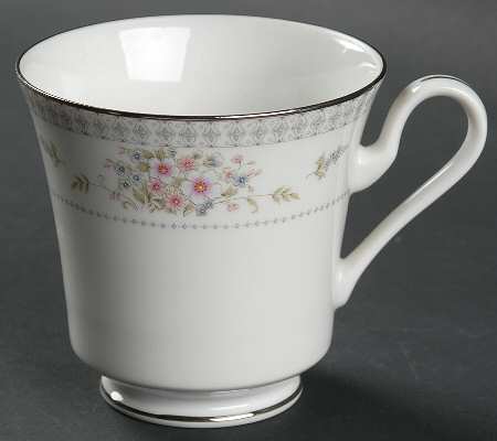 Hamilton Footed Cup