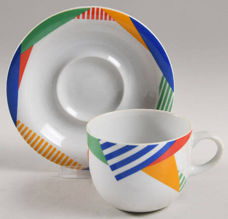 Harlequin Primary Flat Cup & Saucer Set
