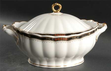 Hardwick Oval Covered Vegetable
