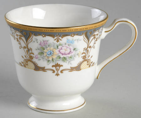 Hathaway Footed Cup