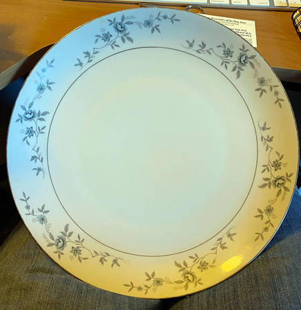 Hayden 12" Chop Plate (Round Platter)