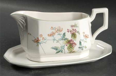 Hedge Row Gravy Boat & Underplate