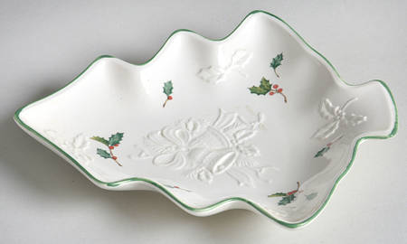 Holiday Season 1 Part Medium Tree Shaped Dish