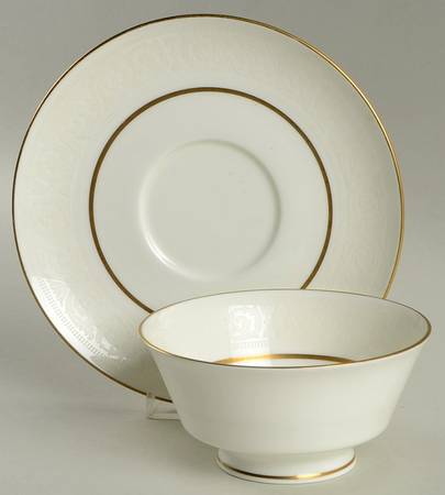 Hunter Footed Cream Soup Bowl & Saucer Set