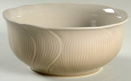 Iris 7" Round Vegetable Bowl