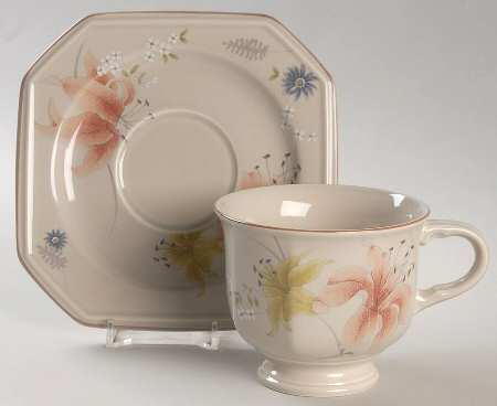 Janette Footed Cup & Saucer Set