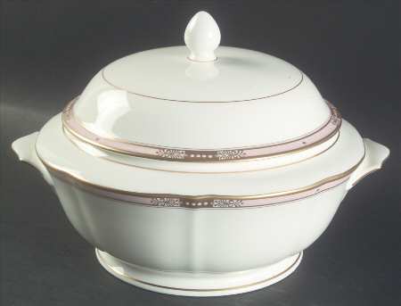 Jeweltone Peach 2 Qt Round Covered Casserole
