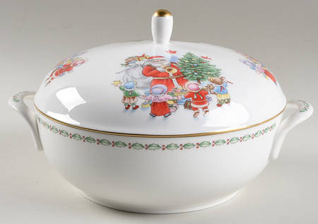 Jolly St. Nick Round Covered Vegetable
