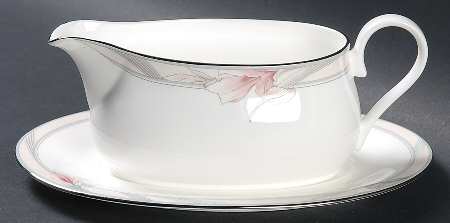 Joy Gravy Boat & Underplate