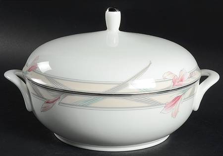 Joy 2 Qt Round Covered Casserole