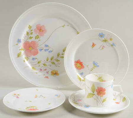 Just Flowers 40 Piece Estate Set