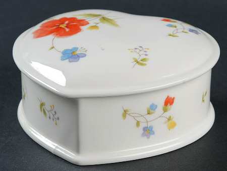 Just Flowers Heart Shape Box & Lid