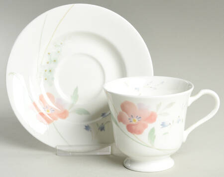 Just Love Footed Cup & Saucer Set