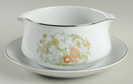 Kabuki Round Gravy Boat/Attached Underplate