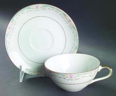 Kentwood Flat Cup & Saucer Set