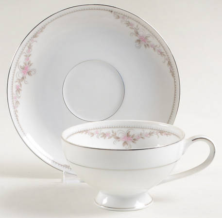 Kensington Footed Cup & Saucer Set