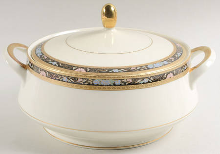King's Gold Round Covered Vegetable