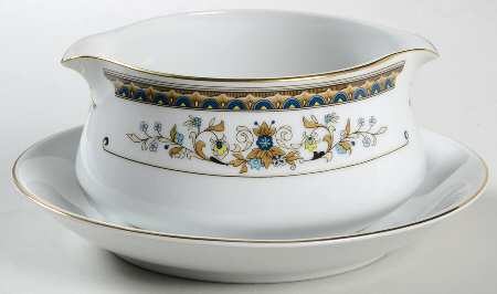 Kingsley Gravy Boat with Attached Underplate