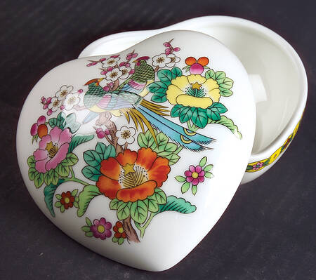 Kutani Bird Heart Shape Box & Lid by Mikasa