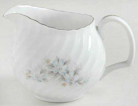 La Fleur Bleu Creamer