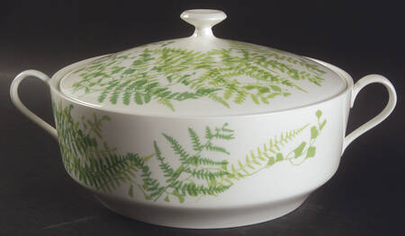 Lacy Fern Green Round Covered Vegetable