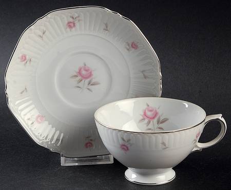La Fleur Pink Footed Cup & Saucer Set