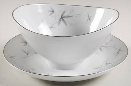 Lanai Gravy Boat with Attached Underplate