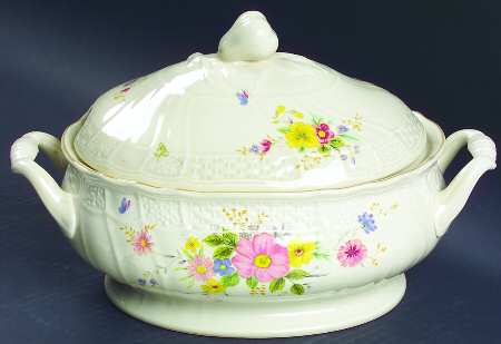 Lancaster Oval Tureen & Lid