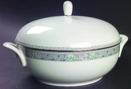 La Salle 2 Qt Round Covered Casserole
