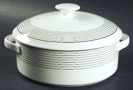 Latitudes 1.75 Qt Round Covered Casserole