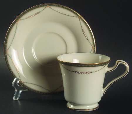 Laurent Footed Cup & Saucer Set