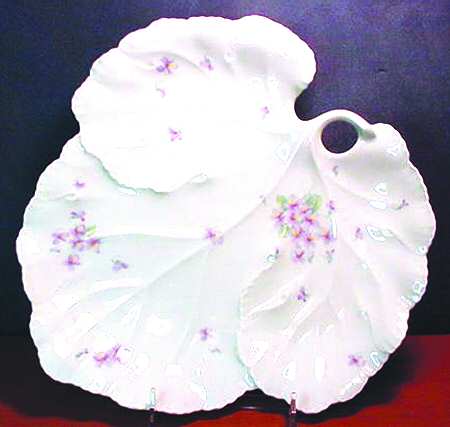 Lila 11" Leaf Dish