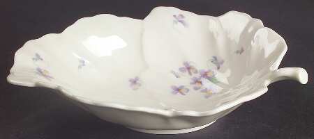 Lila Leaf Shaped Dish