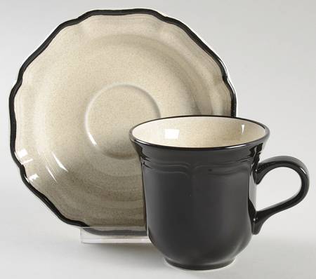 Liquorice Flat Cup & Saucer Set