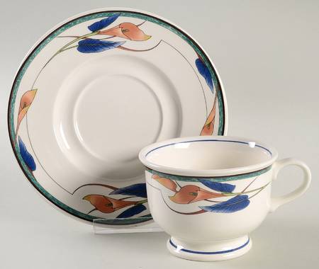 Lily Royale Footed Cup & Saucer Set