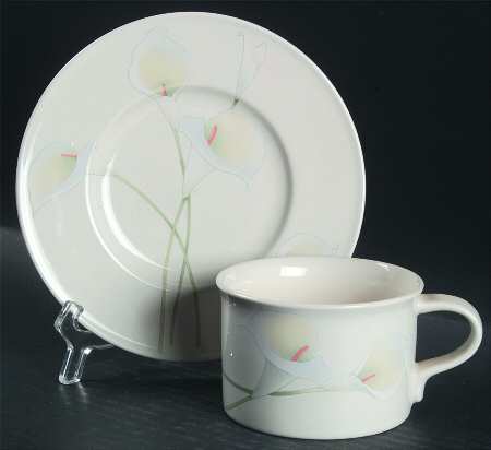 Long Stems Flat Cup & Saucer Set