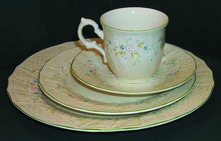 Lucille Flat Cup & Saucer Set