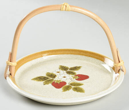 Luscious 5 3/8"-5 5/8" Bamboo Handled Serving Plate  HC