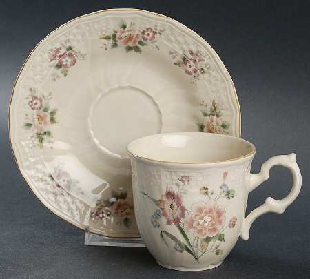Lydia Flat Cup & Saucer Set