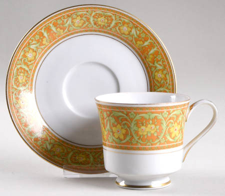 Lynnewood Footed Cup & Saucer Set