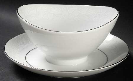 Madeira Gravy Boat with Attached Underplate