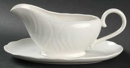 Magnolia Gravy Boat & Underplate