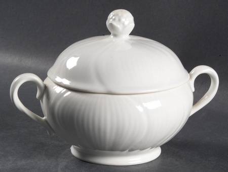 Magnolia Sugar Bowl & Lid