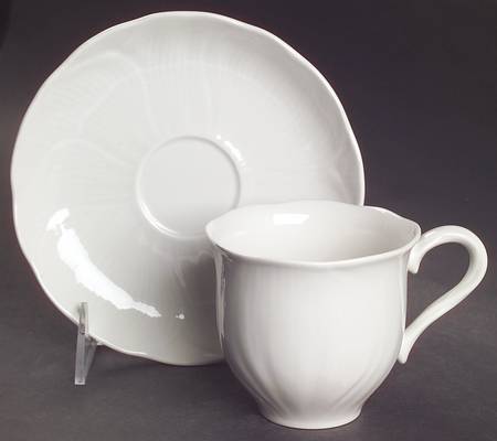 Magnolia Flat Cup & Saucer Set