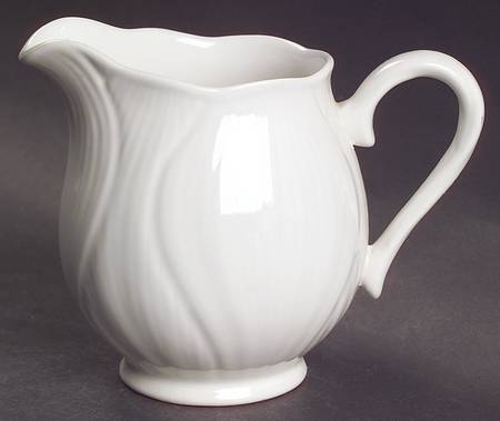 Magnolia Creamer