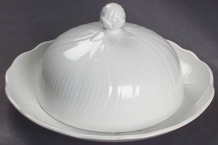 Magnolia Round Covered Butter